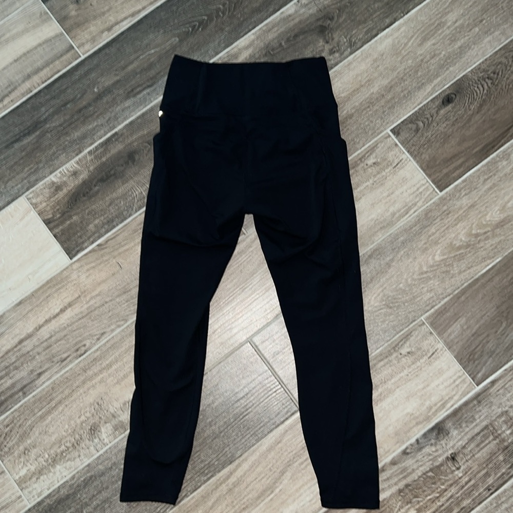 PureLuxe Fabletics Black legging S w/pockets - Picture 4 of 4